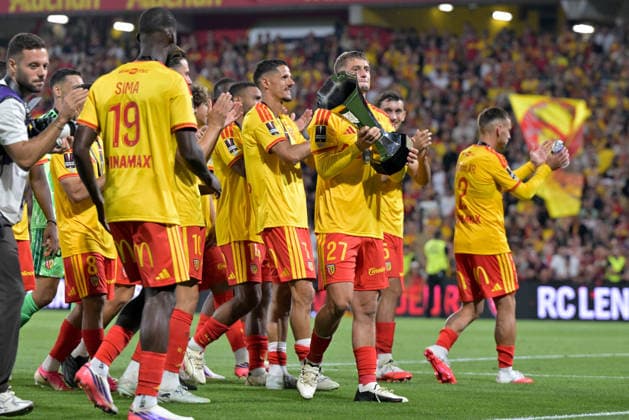260816 RC Lens vs PSG players of RC Lens celebrate after winning during the French season 2026 - 2027 Trophee des champions - supercup game between Racing Club De Lens and Paris Saint-Germain on August 16 , 2026 in Lens, France. (Photo by David Catry sportpix) Lens Stade Bollaert Delelis Hauts de France France  Copyright: xsportpixxDavidxCatryx