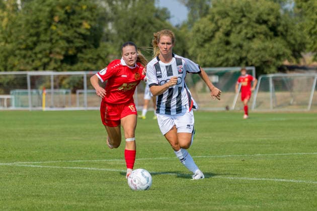 Erfurt, Deutschland 16. August 2026: DFB-Pokal Frauen - 2026 2027 - Play-off - 1. FFV Erfurt gegen FC Ingolstadt 04 Im Bild: v. li. im Zweikampf Kira Hasenbein (Erfurt) und Leonie Haberäcker Haberaecker (FCI) DFL DFB regulations prohibit any use of photographs as image sequences and or quasi-video Sportpark Johannesplatz Thüringen *** Erfurt, Germany, August 16, 2026, 2026–2027 DFB Women’s Cup, Playoff 1: FFV Erfurt vs. FC Ingolstadt 04. Pictured, from left, in a tackle: Kira Hasenbein (Erfurt) and Leonie Haberäcker (FCI). DFL and DFB regulations prohibit any use of photographs as image sequences and or quasi-video. Sportpark Johannesplatz, Thuringia Copyright: xFotostandx xSchäferx