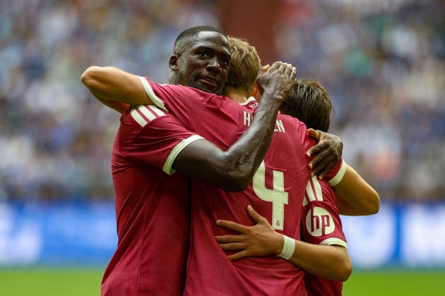 16.08.2026, GER, Fussball, Herren, Testspiel, Saison 2026 2027, FC Schalke 04 - Real Madrid CF Dean Huijsen (RMA Torjubel, jubelt nach seinem Treffer zum 0:2 mit Ibrahima KonatÃ (RMA) und Arda Güler (RMA) *** August 16, 2026, GER, Soccer, Men s, Friendly, 2026–2027 Season, FC Schalke 04 vs. Real Madrid CF: Dean Huijsen (RMA) celebrates his goal to make it 0–2 with Ibrahima Konaté (RMA) and Arda Güler (RMA) Copyright: xSvenxHanischx