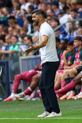16.08.2026, GER, Fussball, Herren, Testspiel, Saison 2026 2027, FC Schalke 04 - Real Madrid CF (TR) Miron Muslic (S04) gestikuliert, Gestik *** August 16, 2026, GER, Soccer, Men s, Friendly, 2026–2027 Season, FC Schalke 04 vs. Real Madrid CF, Coach Miron Muslic, S04 gesturing, gestures Copyright: xSvenxHanischx
