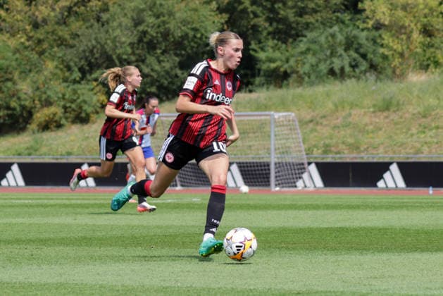 16.08.2026, xgrfx, Fussball Testspiel Frauen , OL Lyonnes - Eintracht Frankfurt v.l. Laura Freigang (Eintracht Frankfurt) (DFL DFB REGULATIONS PROHIBIT ANY USE OF PHOTOGRAPHS as IMAGE SEQUENCES and or QUASI-VIDEO) Herzogenaurach *** August 16, 2026, xgrfx, Women s Soccer Friendly Match, OL Lyonnes vs. Eintracht Frankfurt, Laura Freigang, Eintracht Frankfurt. DFL and DFB regulations prohibit any use of photographs as image sequences and or quasi-video. Herzogenaurach