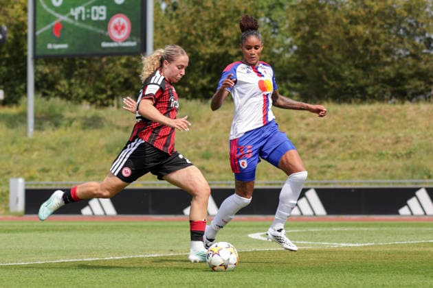 16.08.2026, xgrfx, Fussball Testspiel Frauen , OL Lyonnes - Eintracht Frankfurt v.l. Danique Tolhoek (Eintracht Frankfurt), Tarciane (OL Lyonnes) (DFL DFB REGULATIONS PROHIBIT ANY USE OF PHOTOGRAPHS as IMAGE SEQUENCES and or QUASI-VIDEO) Herzogenaurach *** August 16, 2026, xgrfx, Women s Soccer Friendly Match, OL Lyonnes vs. Eintracht Frankfurt, Danique Tolhoek (Eintracht Frankfurt), Tarciane (OL Lyonnes). DFL and DFB regulations prohibit any use of photographs as image sequences and or quasi-video. Herzogenaurach