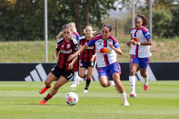 16.08.2026, xgrfx, Fussball Testspiel Frauen , OL Lyonnes - Eintracht Frankfurt v.l. Ereleta Memeti (Eintracht Frankfurt), Vicki Becho (OL Lyonnes) (DFL DFB REGULATIONS PROHIBIT ANY USE OF PHOTOGRAPHS as IMAGE SEQUENCES and or QUASI-VIDEO) Herzogenaurach *** August 16, 2026, xgrfx, Women s Soccer Friendly Match, OL Lyonnes vs. Eintracht Frankfurt, Ereleta Memeti (Eintracht Frankfurt), Vicki Becho (OL Lyonnes). DFL and DFB regulations prohibit any use of photographs as image sequences and or quasi-video. Herzogenaurach