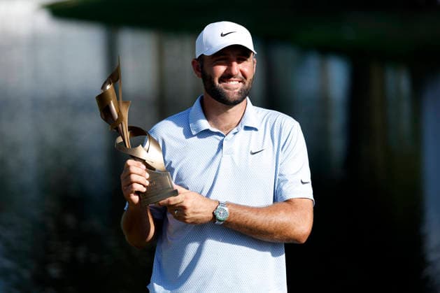 MEMPHIS, TN - AUGUST 16: Scottie Scheffler of the United States holds the trophy for winning the FedEx St. Jude Championship, August 16, 2026, at TPC Southwind in Memphis, Tennessee. (Photo by Matthew Maxey Icon Sportswire) GOLF: AUG 16 PGA, Golf Herren FedEx St. Jude Championship EDITORIAL USE ONLY Icon260816061