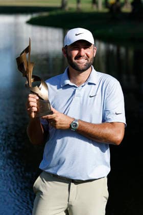 MEMPHIS, TN - AUGUST 16: Scottie Scheffler of the United States holds the trophy for winning the FedEx St. Jude Championship, August 16, 2026, at TPC Southwind in Memphis, Tennessee. (Photo by Matthew Maxey Icon Sportswire) GOLF: AUG 16 PGA, Golf Herren FedEx St. Jude Championship EDITORIAL USE ONLY Icon260816063