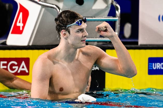 Hubert Kos of Hungary celebrates after winning the gold medal in the Men™s 200m Individual Medley Final during the European Aquatics Championships at the Olympic Aquatic Center in Paris (France), August 16, 2026. Andrea Staccioli