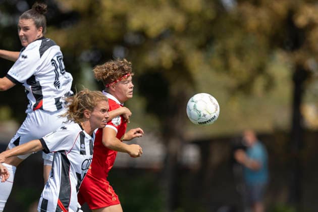 DFB-Pokal Playoffs Frauen: 1. FFV Erfurt vs. FC Ingolstadt 04; Erfurt; 16.08.2026 Anna Mittelsdorf ( 7; 1. FFV Erfurt) gegen Leonie Haberäcker ( 27; FC Ingolstadt 04) DFB-Pokal Playoffs Frauen: 1. FFV Erfurt vs. FC Ingolstadt 04; Sportforum Johannesplatz Erfurt; 16.08.2026 DFB REGULATIONS PROHIBIT ANY USE OF PHOTOGRAPHS AS IMAGE SEQUENCES AND OR QUASI-VIDEO. *** DFB Cup Playoffs Women s 1 FFV Erfurt vs. FC Ingolstadt 04 Erfurt August 16, 2026 Anna Mittelsdorf 7-1 FFV Erfurt vs. Leonie Haberäcker 27 FC Ingolstadt 04 DFB Cup Playoffs Women s 1 FFV Erfurt vs. FC Ingolstadt 04, Sportforum Johannesplatz, Erfurt, August 16, 2026. DFB regulations prohibit any use of photographs as image sequences and or quasi-video. Copyright: xBEAUTIFULxSPORTS Duehringx