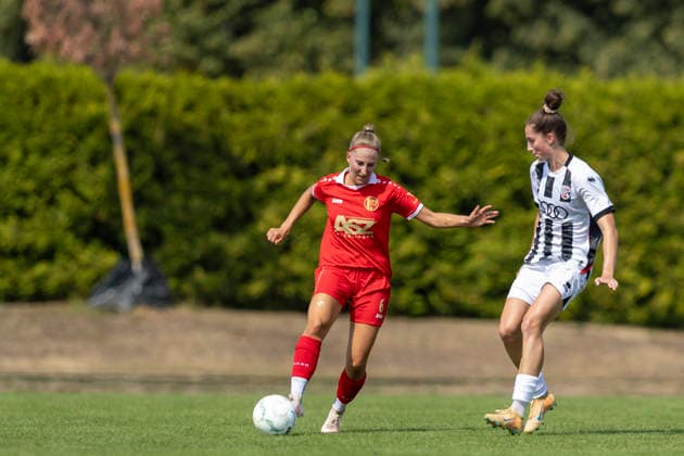 DFB-Pokal Playoffs Frauen: 1. FFV Erfurt vs. FC Ingolstadt 04; Erfurt; 16.08.2026 Luisa Preißel ( 6; 1. FFV Erfurt) gegen Emma Kusch ( 9; FC Ingolstadt 04) DFB-Pokal Playoffs Frauen: 1. FFV Erfurt vs. FC Ingolstadt 04; Sportforum Johannesplatz Erfurt; 16.08.2026 DFB REGULATIONS PROHIBIT ANY USE OF PHOTOGRAPHS AS IMAGE SEQUENCES AND OR QUASI-VIDEO. *** DFB Cup Playoffs Women s 1 FFV Erfurt vs. FC Ingolstadt 04 Erfurt August 16, 2026 Luisa Preißel 6-1 FFV Erfurt vs. Emma Kusch 9 FC Ingolstadt 04 DFB Cup Playoffs Women s 1 FFV Erfurt vs. FC Ingolstadt 04, Sportforum Johannesplatz, Erfurt, August 16, 2026. DFB regulations prohibit any use of photographs as image sequences and or quasi-video. Copyright: xBEAUTIFULxSPORTS Duehringx