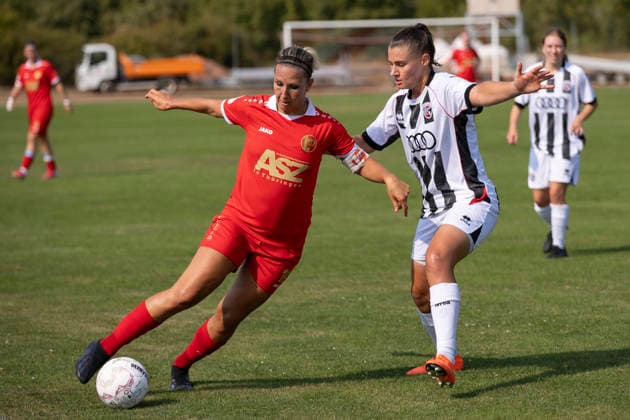 DFB-Pokal Playoffs Frauen: 1. FFV Erfurt vs. FC Ingolstadt 04; Erfurt; 16.08.2026 Mandy Uhl ( 18; 1. FFV Erfurt) gegen Laura Frank ( 6; FC Ingolstadt 04) DFB-Pokal Playoffs Frauen: 1. FFV Erfurt vs. FC Ingolstadt 04; Sportforum Johannesplatz Erfurt; 16.08.2026 DFB REGULATIONS PROHIBIT ANY USE OF PHOTOGRAPHS AS IMAGE SEQUENCES AND OR QUASI-VIDEO. *** DFB Cup Playoffs Women s 1 FFV Erfurt vs. FC Ingolstadt 04 Erfurt August 16, 2026 Mandy Uhl 18 1 FFV Erfurt vs. Laura Frank 6 FC Ingolstadt 04 DFB Cup Playoffs Women s 1 FFV Erfurt vs. FC Ingolstadt 04 Sportforum Johannesplatz, Erfurt, August 16, 2026 DFB regulations prohibit any use of photographs as image sequences and or quasi-video Copyright: xBEAUTIFULxSPORTS Duehringx