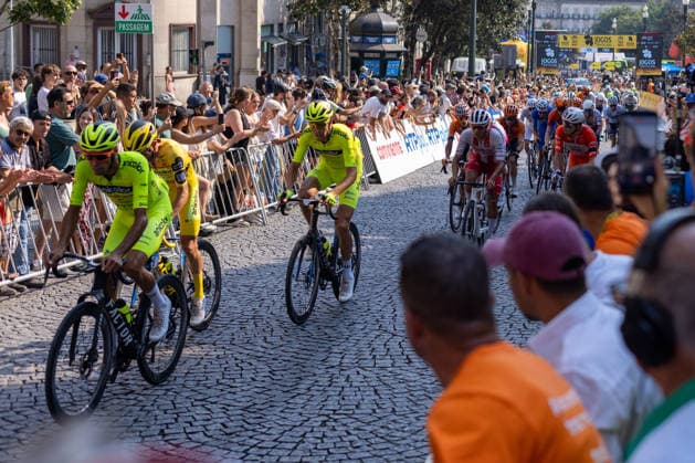 87th Volta A Portugal - 10th Stage Riders are seen in the town of Porto during the 10th stage from Maia to Porto of the Volta a Portugal 2026 on August 16, 2026, in Porto, Portugal. Porto Porto Portugal  Copyright: xMiguelxLemosx originalFilename:lemos-87thvolt260816_npv93.jpg