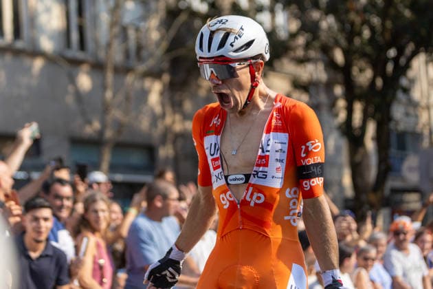 87th Volta A Portugal - 10th Stage Rui Oliveira of Portugal and UAE Team Emirates XRG celebrates a stage win during the 10th stage from Maia to Porto of the Volta a Portugal 2026 in Porto, Portugal, on August 16, 2026. Porto Porto Portugal  Copyright: xMiguelxLemosx originalFilename:lemos-87thvolt260816_npXAA.jpg