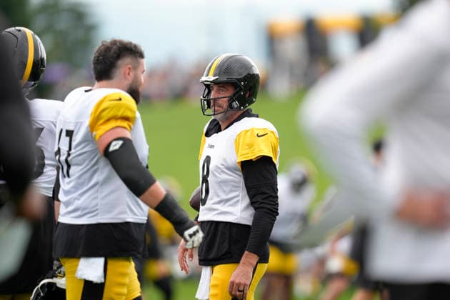 August 16, 2026, Latrobe, Pa, USA: August 16, 2026: Aaron Rodgers 8 during the Pittsburgh Steelers Training Camp at Saint Vincent College in Latrobe PA. NFL, American Football Herren, USA 2026: Steelers Training Camp AUG 16  - ZUMAa234 20260816_zsa_a234_003 Copyright: xAMGx
