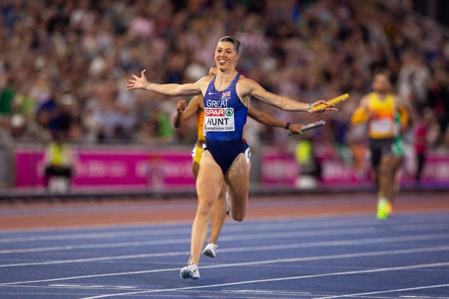 Amy Hunt of Great Britain and Northern Ireland crosses the line to win the mixed 4x100m relay at Alexander Stadium in Birmingham, England (Sean Walsh Sports Press Photo)  Copyright: xSeanxWalshx Sportspressphoto_SPR209837