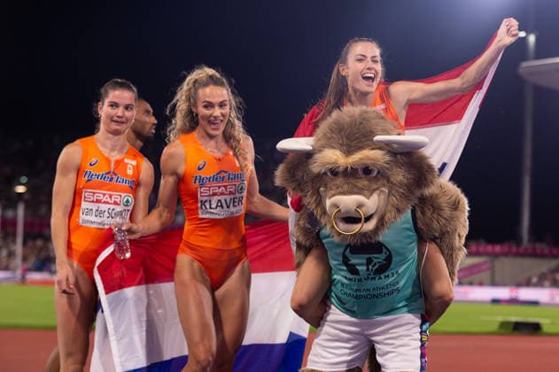 The Netherland celebrate wining gold in the Womens 4x400m relay at Alexander Stadium in Birmingham, England (Sean Walsh Sports Press Photo)  Copyright: xSeanxWalshx Sportspressphoto_SPR209851