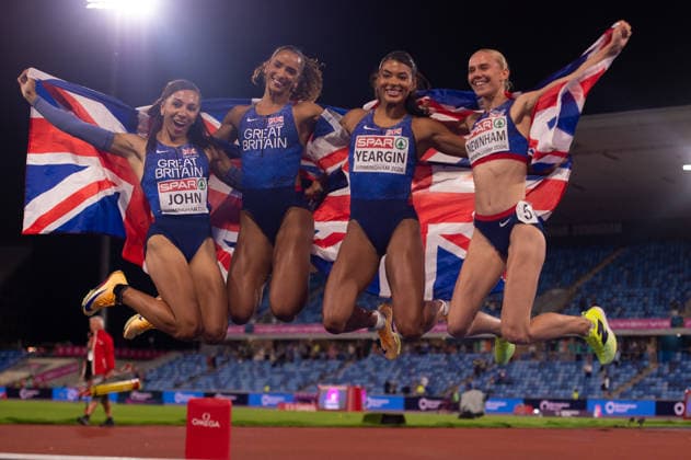 Great Britain and Northern Ireland Womens 4x400m teams celebrate winning silver in the Womens 4x400m relay at Alexander Stadium in Birmingham, England (Sean Walsh Sports Press Photo)  Copyright: xSeanxWalshx Sportspressphoto_SPR209861