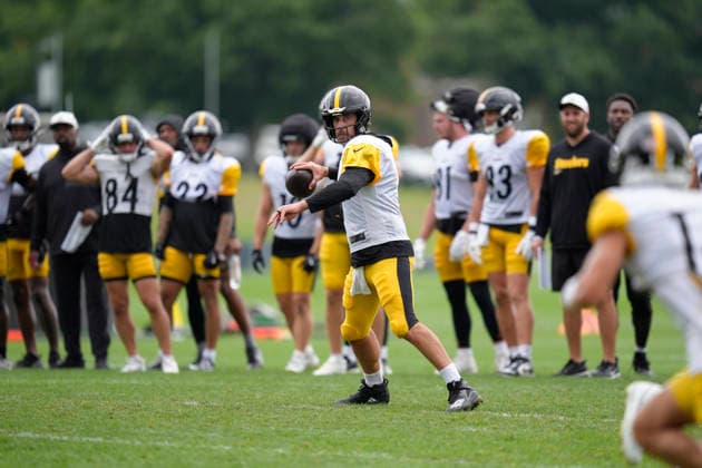 August 16, 2026, Latrobe, Pa, USA: August 16, 2026: Aaron Rodgers 8 during the Pittsburgh Steelers Training Camp at Saint Vincent College in Latrobe PA. Latrobe USA - ZUMAa234 20260816_zsa_a234_046 Copyright: xAMGx