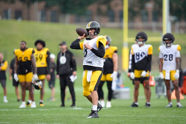 August 16, 2026, Latrobe, Pa, USA: August 16, 2026: Aaron Rodgers 8 during the Pittsburgh Steelers Training Camp at Saint Vincent College in Latrobe PA. Latrobe USA - ZUMAa234 20260816_zsa_a234_062 Copyright: xAMGx