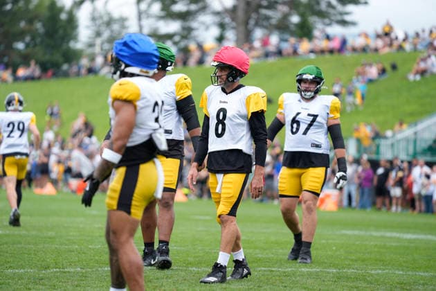 August 16, 2026, Latrobe, Pa, USA: August 16, 2026: Aaron Rodgers 8 during the Pittsburgh Steelers Training Camp at Saint Vincent College in Latrobe PA. Latrobe USA - ZUMAa234 20260816_zsa_a234_070 Copyright: xAMGx