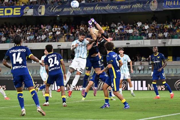 Hellas Verona v Virtus Entella - Coppa Italia Nicola Leali of Hellas Verona FC is in action during the soccer match between Hellas Verona FC and Virtus Entella Chiavari, leg of 32 of Frecciarossa Italian Cup 2026 2027 at Marcantonio Bentegodi Stadium in Verona, Italy, on August 16, 2026. Verona Italy Italy  Copyright: xRobertoxTommasinix originalFilename:tommasini-hellasve260816_np4RE.jpg