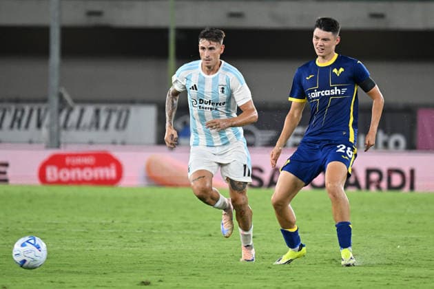 Hellas Verona v Virtus Entella - Coppa Italia Bernat Guiu of Virtus Entella Chiavari and Tobias Slotsager of Hellas Verona FC during the soccer match between Hellas Verona FC and Virtus Entella Chiavari, leg 32 of the Frecciarossa Italian Cup 2026 2027 at Marcantonio Bentegodi Stadium in Verona, Italy, on August 16, 2026. Verona Italy Italy  Copyright: xRobertoxTommasinix originalFilename:tommasini-hellasve260816_np6t6.jpg