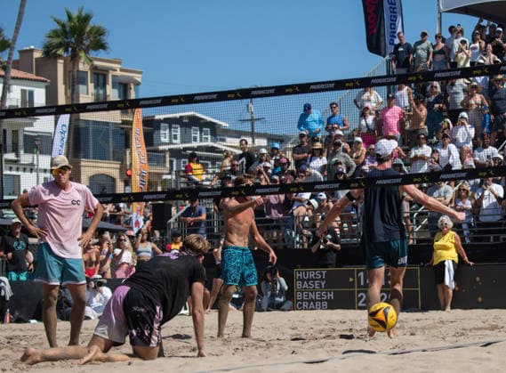 August 16, 2026, Manhattan Beach, California, USA: THOMAS HURST (left) looks on as his partner GAGE BASEY watches the ball land beyond his reach during championship point at the Manhattan Beach Open. Beach volleyball, Beachvolleyball 2026: AVP Manhattan Beach Open  - ZUMAl183 20260816_znp_l183_013 Copyright: xJasenxLaksx