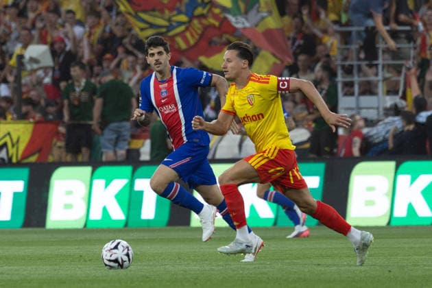 RC Lens vs PSG football match - Lens Lens French forward 10 Florian Thauvin during the French Super Cup (Trophee des Champions) football match between RC Lens and Paris Saint-Germain (PSG) at the Stade Bollaert-Delelis in Lens, northern France on August 16, 2026. Photo by Raphael Lafargue ABACAPRESS.COM Lens France  Copyright: xLafarguexRaphael ABACAx