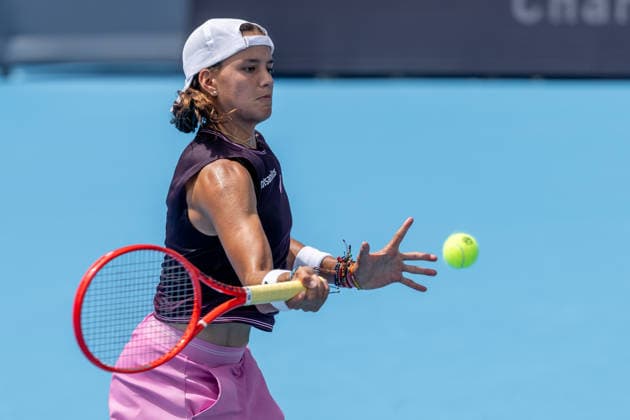 August 16, 2026, Mason, Ohio, U.S: Emiliana Arango (COL) hits a forehand shot during SundayÃ¢â‚¬â ¢s second round of the Cincinnati Open at the Lindner Family Tennis Center , Mason, Oh. Tennis 2026 - Cincinnati Open WTA, Tennis Damen  - ZUMAs304 20260816_zaf_s304_090 Copyright: xScottxStuartx