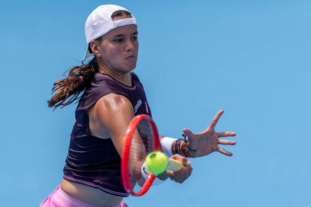 August 16, 2026, Mason, Ohio, U.S: Emiliana Arango (COL) hits a forehand shot during SundayÃ¢â‚¬â ¢s second round of the Cincinnati Open at the Lindner Family Tennis Center , Mason, Oh. Tennis 2026 - Cincinnati Open WTA, Tennis Damen  - ZUMAs304 20260816_zaf_s304_094 Copyright: xScottxStuartx