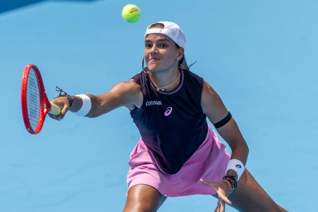 August 16, 2026, Mason, Ohio, U.S: Emiliana Arango (COL) hits a forehand shot during SundayÃ¢â‚¬â ¢s second round of the Cincinnati Open at the Lindner Family Tennis Center , Mason, Oh. Tennis 2026 - Cincinnati Open WTA, Tennis Damen  - ZUMAs304 20260816_zaf_s304_096 Copyright: xScottxStuartx