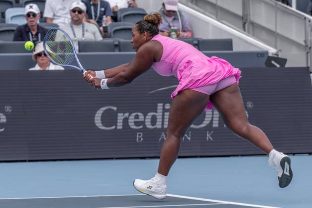 August 16, 2026, Mason, Ohio, U.S: Taylor Townsend (USA) hits a two-handed backhand during SundayÃ¢â‚¬â ¢s second round of the Cincinnati Open at the Lindner Family Tennis Center , Mason, Oh. Tennis 2026 - Cincinnati Open WTA, Tennis Damen  - ZUMAs304 20260816_zaf_s304_115 Copyright: xScottxStuartx