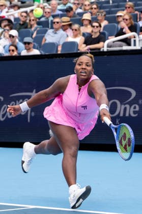 August 16, 2026, Mason, Ohio, U.S: Taylor Townsend (USA) hits a forehand shot during SundayÃ¢â‚¬â ¢s second round of the Cincinnati Open at the Lindner Family Tennis Center , Mason, Oh. Mason U.S - ZUMAs304 20260816_zaf_s304_120 Copyright: xScottxStuartx