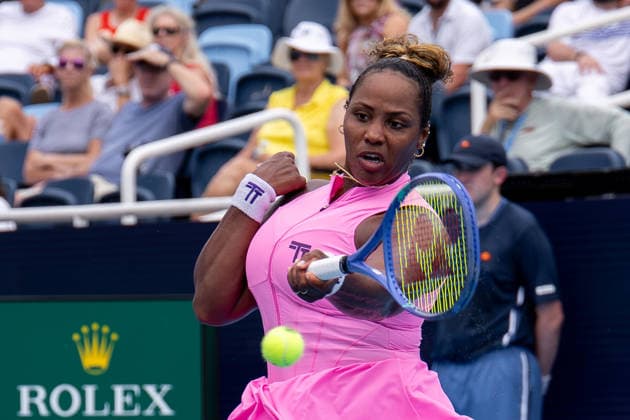 August 16, 2026, Mason, Ohio, U.S: Taylor Townsend (USA) hits a forehand shot during SundayÃ¢â‚¬â ¢s second round of the Cincinnati Open at the Lindner Family Tennis Center , Mason, Oh. Mason U.S - ZUMAs304 20260816_zaf_s304_136 Copyright: xScottxStuartx