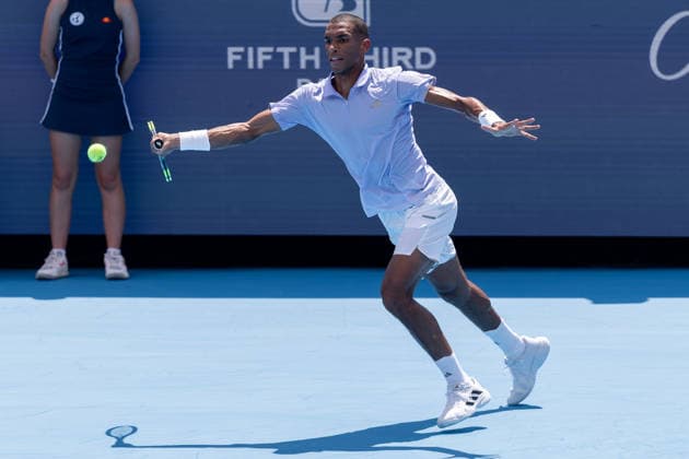 August 16, 2026, Mason, Ohio, U.S: Felix Auger-Aliassime (CAN) hits a forehand shot during SundayÃ¢â‚¬â ¢s second round of the Cincinnati Open at the Lindner Family Tennis Center , Mason, Oh. Mason U.S - ZUMAs304 20260816_zaf_s304_224 Copyright: xScottxStuartx