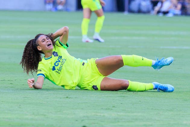 August 16, 2026, Los Angeles, California, USA: Trinity Rodman 2 of the Washington Spirit gets elbowed on the temple by Prisca Chilufya 24 of the Angel City FC during their regular season NWSL game on Sunday August 16, 2026 at the BMO Stadium in Los Angeles, California. ACFC tie with Spirit, 1-1. ARIANA RUIZ PI Los Angeles USA - ZUMAp124 20260816_zaa_p124_034 Copyright: xArianaxRuizx