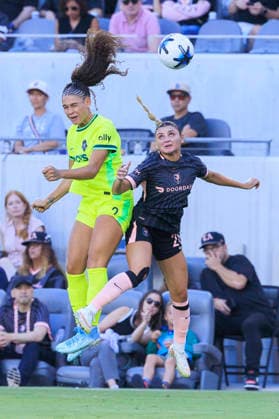 August 16, 2026, Los Angeles, California, USA: Trinity Rodman 2 of the Washington Spirit and Gisele Thompson 20 of the Angel City FC jump to head the ball during their regular season NWSL game on Sunday August 16, 2026 at the BMO Stadium in Los Angeles, California. ACFC tie with Spirit, 1-1. ARIANA RUIZ PI ACFC Vs. Washington Spirit  - ZUMAp124 20260816_zaa_p124_029 Copyright: xArianaxRuizx