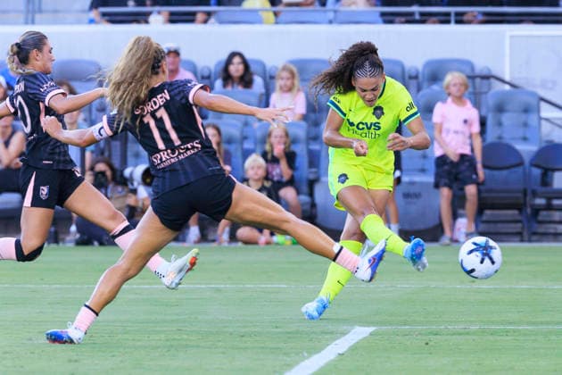 August 16, 2026, Los Angeles, California, USA: Trinity Rodman 2 of the Washington Spirit makes a goal attempt as Sarah Gorden 11 of the Angel City FC defends during their regular season NWSL game on Sunday August 16, 2026 at the BMO Stadium in Los Angeles, California. ACFC tie with Spirit, 1-1. ARIANA RUIZ PI ACFC Vs. Washington Spirit  - ZUMAp124 20260816_zaa_p124_038 Copyright: xArianaxRuizx