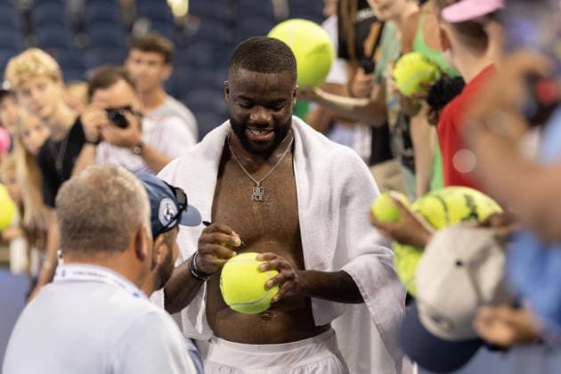 MASON, OHIO - AUGUST 16: Frances Tiafoe of United States signs autographs for fans during day six of the Cincinnati Open at the Lindner Family Tennis Center on August 16, 2026 in Mason, Ohio.  Copyright: xShainaxBenhiyoun SPPx Sportspressphoto_SPR210021