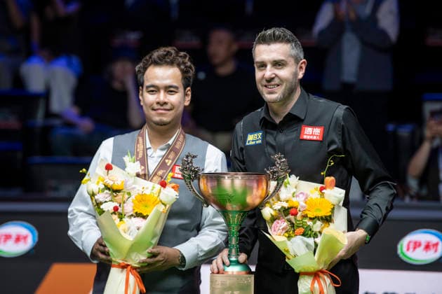 (260817) -- TAIYUAN, Aug. 17, 2026 -- Winner Mark Selby of England and runner-up Noppon Saengkham of Thailand pose after their final match at China Open 2026 snooker tournament in Taiyuan, north China s Shanxi Province, Aug. 16, 2026. ) (SP)CHINA-TAIYUAN-SNOOKER-CHINA OPEN-FINAL CaoxYang 
