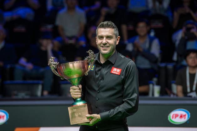 (260817) -- TAIYUAN, Aug. 17, 2026 -- Mark Selby of England poses with the trophy after winning the final match between Mark Selby of England and Noppon Saengkham of Thailand at China Open 2026 snooker tournament in Taiyuan, north China s Shanxi Province, Aug. 16, 2026. ) (SP)CHINA-TAIYUAN-SNOOKER-CHINA OPEN-FINAL CaoxYang 