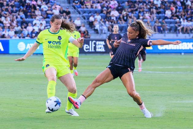 August 16, 2026, Los Angeles, California, USA: Sarah Gorden 11 of the Angel City FC attempts to intercept a pass for Andi Sullivan 12 of the Washington Spirit during their regular season NWSL game on Sunday August 16, 2026 at the BMO Stadium in Los Angeles, California. ACFC ties with Spirit, 1-1. ARIANA RUIZ PI ACFC Vs. Washington Spirit  - ZUMAp124 20260816_zaa_p124_063 Copyright: xArianaxRuizx