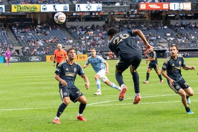 August 16, 2026, Bronx, New York, USA: Nathan Harriel (26) of Philadelphia Union in action during MLS, Fussball Herren, USA regular season game between NYCFC and Philadelphia Union at Yankee stadium in New York, NY on August 16, 2026. Philadelphia won 3 - 2. MLS Regular Season Game Between NYCFC And Philadelphia Union  - ZUMAr339 20260816_znp_r339_018 Copyright: xLevxRadinx