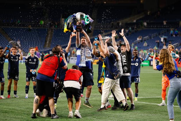 SEATTLE, WA - AUGUST 16: Players from the Vancouver Whitecaps celebrate after a game between the Vancouver Whitecaps and Seattle Sounders on August 16, 2026 at Lumen Field in Seattle, Washington. (Photo by Henry Rodenburg Icon Sportswire) SOCCER: AUG 16 MLS, Fussball Herren, USA Seattle Sounders FC vs Vancouver Whitecaps FC EDITORIAL USE ONLY Icon26081605