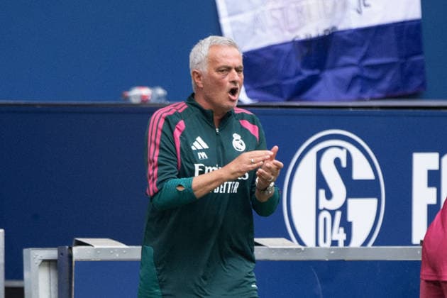 Trainer Jose MOURINHO (Real Madrid) gibt Anweisungen an seine Spieler, Fussball Freundschaftsspiel FC Schalke 04 - Real Madrid 0-3 am 16.08.2026 in der Veltins-Arena Gelsenkirchen Deutschland. DFL regulations prohibit any use of photographs as image sequences and or quasi-video Â *** Coach Jose MOURINHO of Real Madrid gives instructions to his players during the friendly soccer match between FC Schalke 04 and Real Madrid (0–3) on August 16, 2026, at the Veltins Arena in Gelsenkirchen, Germany. DFL regulations prohibit any use of photographs as image sequences and or quasi-video.
