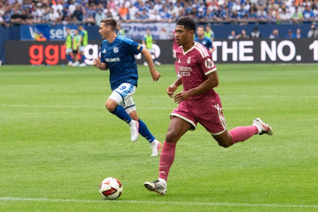 Jude BELLINGHAM (Real Madrid) Aktion, Einzelaktion Fussball Freundschaftsspiel FC Schalke 04 - Real Madrid 0-3 am 16.08.2026 in der Veltins-Arena Gelsenkirchen Deutschland. DFL regulations prohibit any use of photographs as image sequences and or quasi-video Â *** Jude BELLINGHAM, Real Madrid play, individual play, soccer friendly match: FC Schalke 04 vs. Real Madrid 0–3 on August 16, 2026, at the Veltins Arena in Gelsenkirchen, Germany. DFL regulations prohibit any use of photographs as image sequences and or quasi-video.