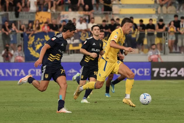 SOCCER - Coppa Italia - Frosinone Calcio vs. SS Juve Stabia Photo by IPA ABACAPRESS.COM87565399 - Raimondo Antonio (9) of Frosinone Calcio controls the ball during the Round of 32 of the 2026 27 Coppa Italia match between Frosinone Calcio and SS Juve Stabia on August 16, 2023, at the Benito Stirpe Stadium (Frosinone), Italy Frosinone Italy  Copyright: xIPAxSport ABACAx
