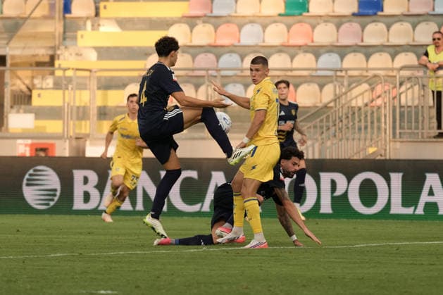 SOCCER - Coppa Italia - Frosinone Calcio vs. SS Juve Stabia Photo by IPA ABACAPRESS.COM87565348 - Matteo Baldi (4) of S.S. Juve Stabia battles for the ball with Kevin Kvernadze (17) Frosinone Calcio in the Round of 32 of the 2026–27 Coppa Italia soccer match between Frosinone Calcio and S.S. Juve Stabia on August 16, 2023, at the Benito Stirpe Stadium (Frosinone), Italy Frosinone Italy  Copyright: xIPAxSport ABACAx