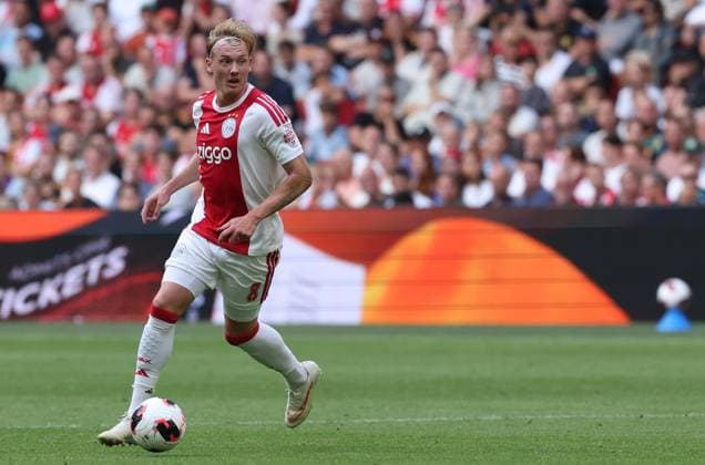 AMSTERDAM - AFC Ajax Amsterdam middenvelder Julian Brandt tijdens de Vriendenloterij eredivisie wedstrijd tussen Ajax en SC Heerenveen in Johan Cruijff ArenA op 16 augustus 2026 in Amsterdam , Nederland. - *** AMSTERDAM — AFC Ajax Amsterdam midfielder Julian Brandt during the Vriendenloterij Eredivisie match between Ajax and SC Heerenveen at the Johan Cruijff ArenA on August 16, 2026, in Amsterdam, the Netherlands