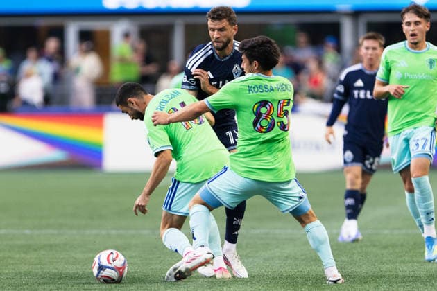Thomas Müller, Alex Roldan and Kalani Kosta-Rienzi seen during MLS, Fussball Herren, USA game between teams of Seattle Sounders and Vancouver Whitecaps (Gael Amador Ball Raw Images) Seattle Lumen Field USA Copyright: xGaelxAmadorx Sounders_vs_Whitecaps0080