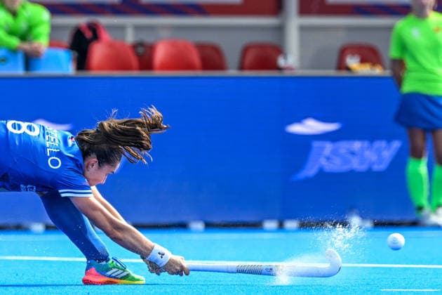 Hockey World Cup Belgium & The Netherlands 2026 - Women - USA vs Scotland Amy Costello (8) of Scotland pictured during a hockey game between USA and Scotland , the second (out of three) matches during the group stage of the women 2026 Hockey World Cup , on Monday 17 August 2026 in Wavre , Belgium . PHOTO SPORTPIX Stijn Audooren Wavre Belfius Hockey Arena Waals-Brabant Belgium  Copyright: xSportpix.bex xStijnxAudoorenxStijnxAudoorenx