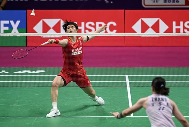 (260817) -- NEW DELHI, Aug. 17, 2026 -- Wang Zhiyi (L) of China competes during the women s singles round of 64 match against Beiwen Zhang of the United States at the 2026 BWF World Championships in New Delhi, India, Aug. 17, 2026. ) (SP)INDIA-NEW DELHI-BADMINTON-WORLD CHAMPIONSHIPS-WOMEN S SINGLES JavedxDar 